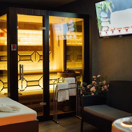 Wellness Relax - Luxusni Prague Exterior photo